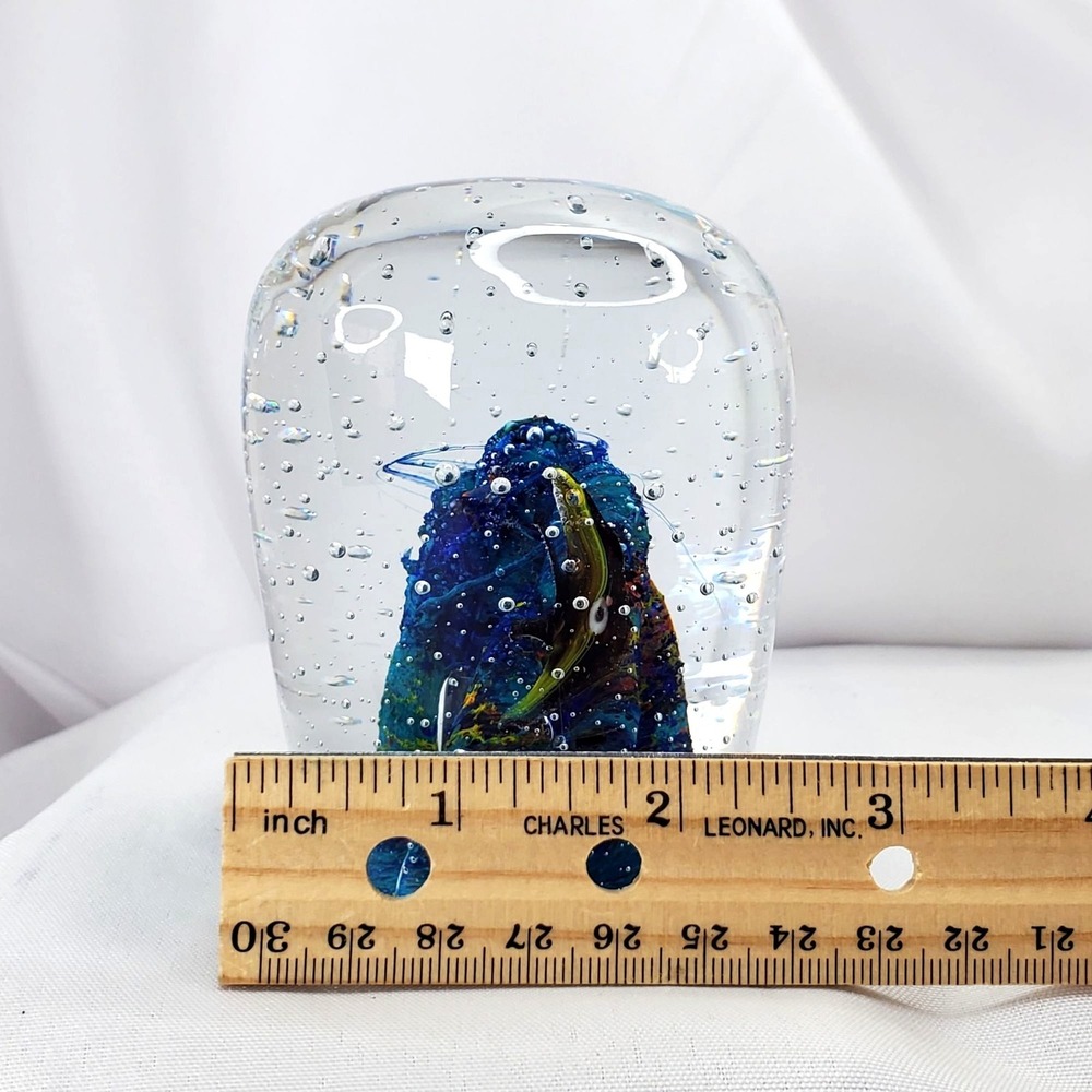 Dynasty Gallery Hand Blown Glass Aquarium Paperweight Fish Coral Bubbles 3.5" - Picture 5 of 11